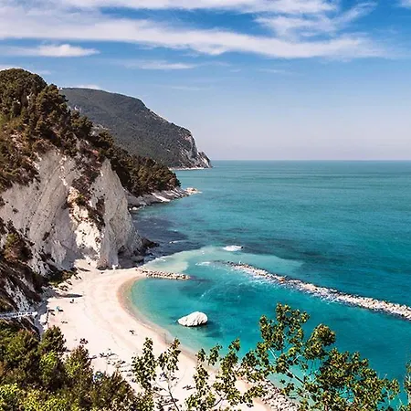 아파트 Tra Gli Olivi E La Riviera Del Conero 누마나