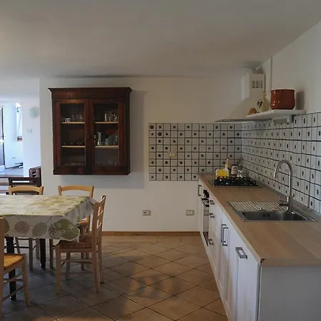 Tra Gli Olivi E La Riviera Del Conero Нумана